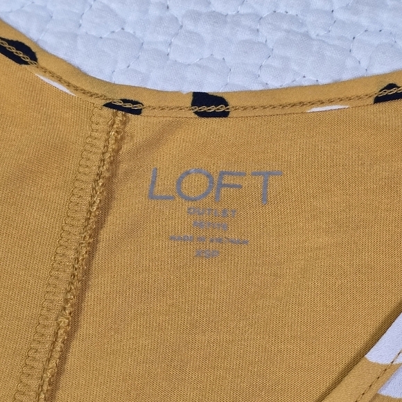 LOFT Outlet Sleeveless Scoop Neck Yellow Lemon Print Tank Top - Picture 5 of 6
